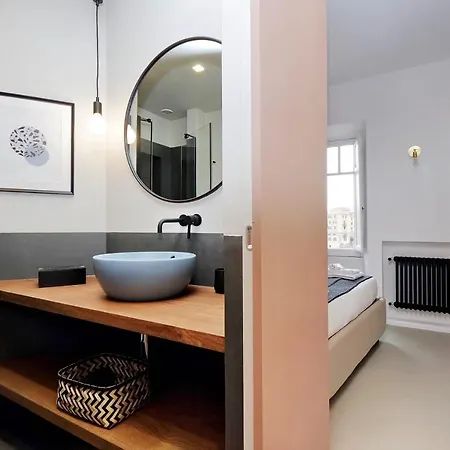 Ych-bright Penthouse Near Colosseum רומא