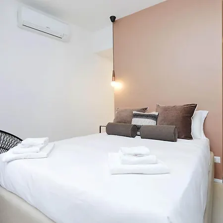 Ych-bright Penthouse Near Colosseum * רומא